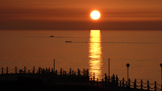 夕阳下的日落余晖视频