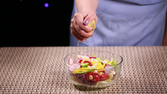 自制健康沙拉酱制作沙拉  视频