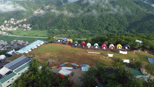 露营基地 山顶露营 风景独好视频