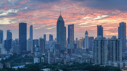 延时摄影风光城市晚霞天空夕阳火烧云天际线金融中心夜景灯光城市素材视频