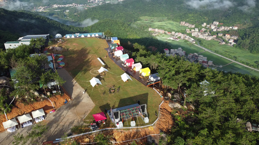 露营基地 山顶露营 风景独好视频