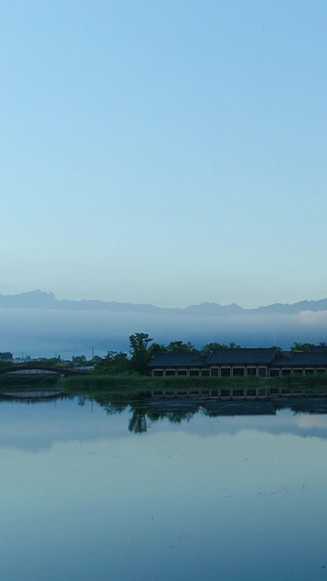 西安鄠邑区渼陂湖景区湖面航拍秦岭脚下57秒视频