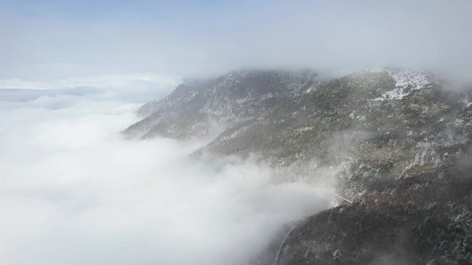 4K冬季山峰积雪云海自然风光航拍视频视频