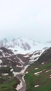 航拍新疆天山雪山风景视频