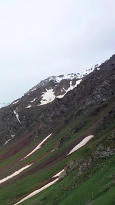 航拍新疆天山雪山风景视频