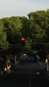 宁波城市街道骑车的人视频