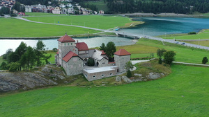 环视湖泊边上的欧洲古楼高清实拍视频素21秒视频
