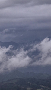 高清竖屏延时航拍广西喀斯特地貌云海变换视频