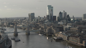 塔桥和金融区摩天大楼60秒视频