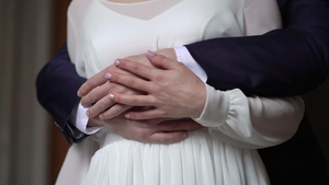 新娘和新郎拥抱的情侣抱抱6秒视频