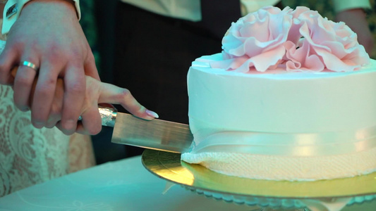 婚礼庆祝蛋糕视频