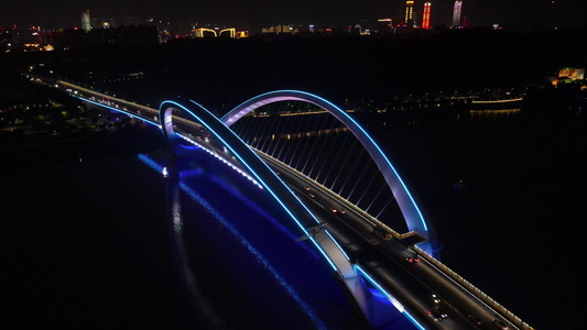 广西南宁地标南宁大桥夜景灯光航拍[标性]视频