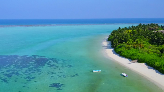 白色沙滩背景蓝色环礁湖的美丽旅游海滩之行风景以白沙视频