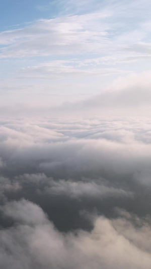高空航拍穿过云层迷雾的蓝天白云自然天空风光素材蓝天素材55秒视频