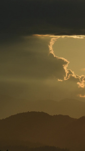 延时摄影山顶落日晚霞夕阳天空阳光下流动的云自然气候素材延时素材视频