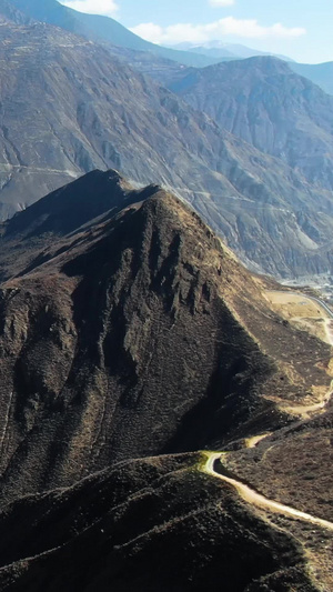 航拍云南山脉山川河流自然风光视频旅游目的地45秒视频