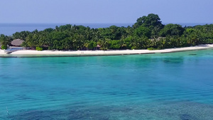 白沙背景蓝绿色泻湖美丽泻湖海滩冒险的无人机空中景观12秒视频