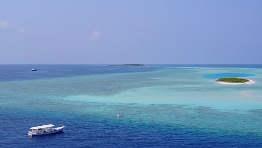 豪华岛屿海滩的空中无人驾驶飞机景观以明亮沙滩背景的视频