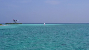 白沙背景蓝海热带海湾海滩冒险无人机空中景观12秒视频