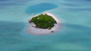 以白色沙土背景的绿绿海为例观赏长河沿岸海岸海滩断层13秒视频