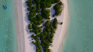 清空环礁湖与白色沙土背景的海滩旅游探险之夜中的无人驾驶12秒视频