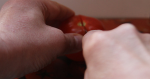 切红熟番茄16秒视频