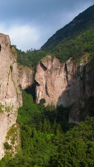 航拍5A景区雁荡山大龙湫景观区剪刀峰视频旅游目的地48秒视频