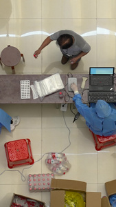 医院大厅疫情期间核酸检测的医护人员民生素材疫情素材视频