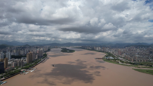 浙江温州瓯江桥梁交通蓝天白云航拍视频