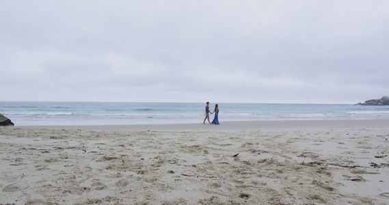 海滩上的情侣视频