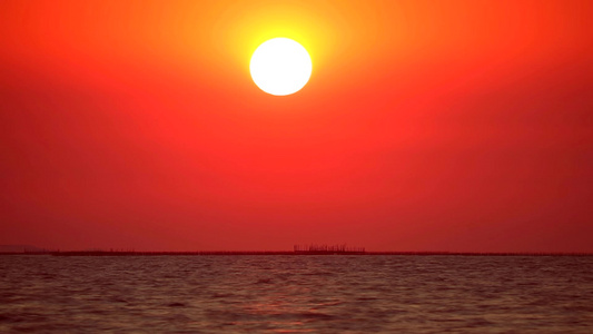 海上云层和渔船的黄昏红天穿越时空2视频