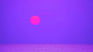 日落和紫色的云在海面天空中消失在时间流逝之前消失118秒视频