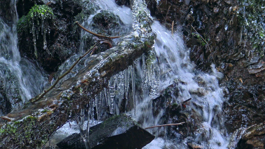 瀑布和冰碴视频