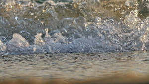 沙滩海浪的慢速运动24秒视频