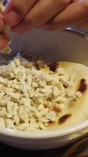 中式美食西安羊肉泡馍实拍26秒视频