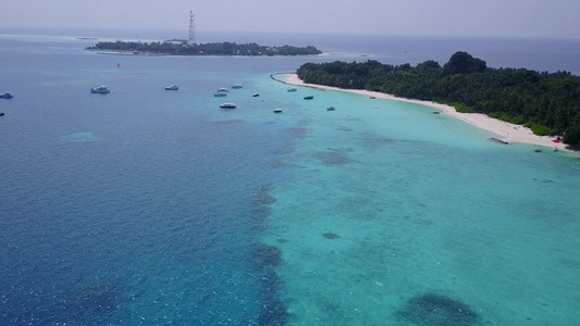 海岛海滩时间的空荡荡的海景在沙洲附近有干净的沙质背景视频