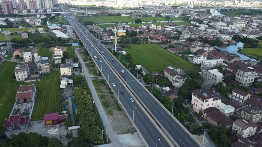 城区公路公路交通车流航拍视频