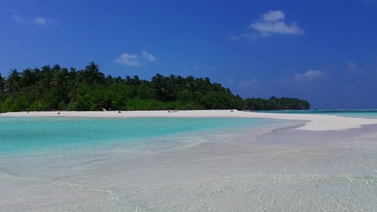 复制日落前蓝海白沙背景异国旅游海滩之旅的空间摘要视频