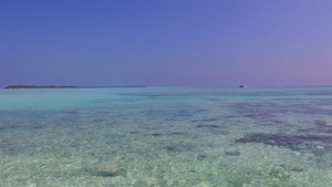 奇异度假度假胜地海滩的温暖海洋景色在沙巴附近经过清海12秒视频