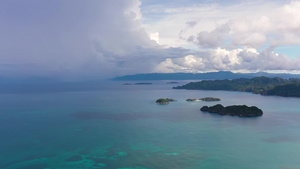 海面上闪烁着雷声海景充满云彩和岛屿喀拉莫群岛菲利平11秒视频