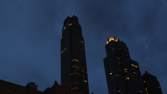 曼哈顿市中心天线办公大楼夜里摩天大楼纽约视频