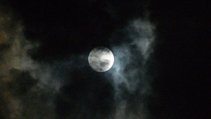 夜空中的月亮和月光15秒视频