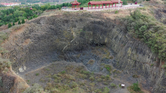 山东昌乐县火山地质公园火山口视频