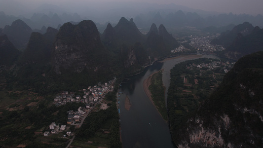 航拍傍晚兴坪旅游风景区视频