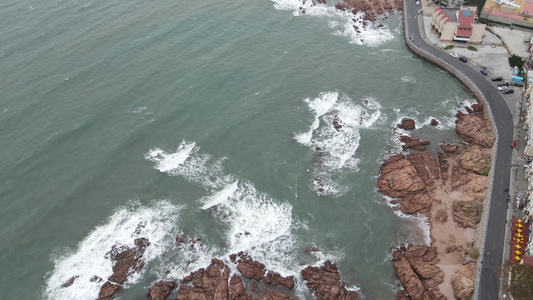 航拍海边沙滩海浪视频