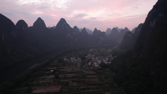 航拍傍晚兴坪旅游风景区视频