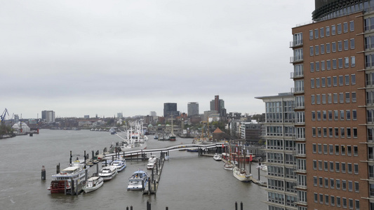 从Elbe河和汉堡港的精灵药店顶端和汉堡港视频