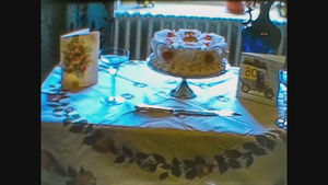 结婚蛋糕放在桌上14秒视频