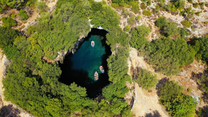 希腊卡拉沃米洛斯凯法利尼亚岛上著名的梅利萨尼湖在希腊38秒视频