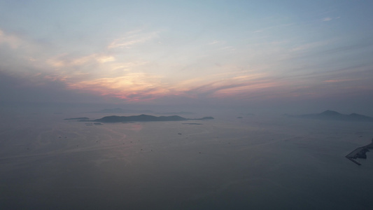 清晨海上日出彩霞朝霞航拍视频